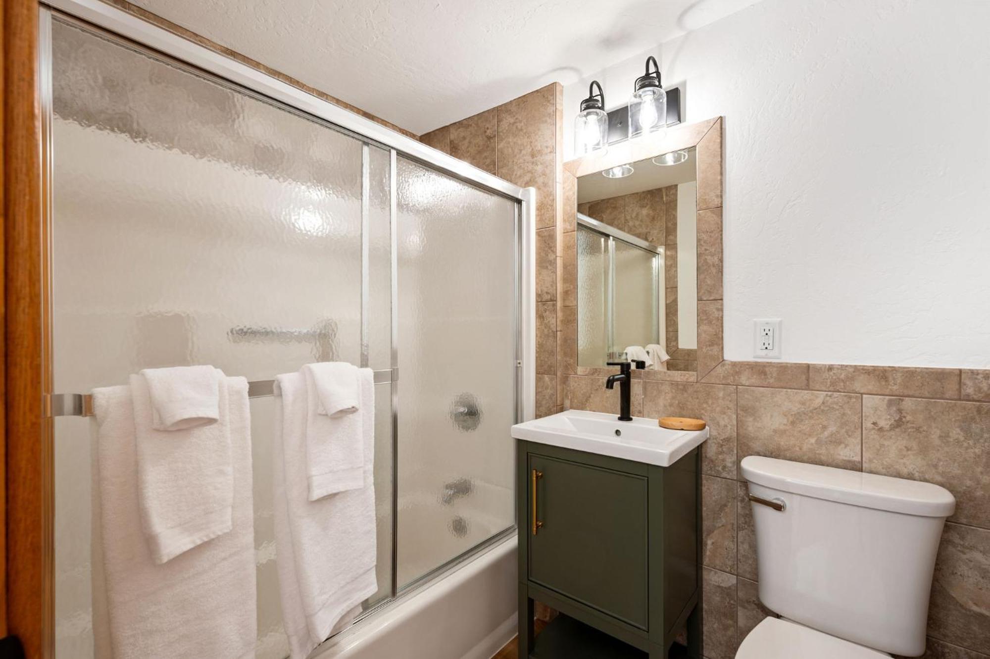 פיש קריק Spruce & Shore Motel מראה חיצוני תמונה
